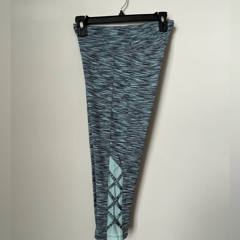 C9 Criss-Cross Blue and Teal Crop Leggings Small